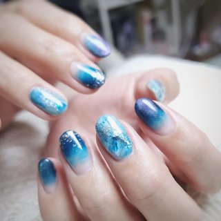 SHINYGEL ブースター /#PR .
お任せ冬ネイル💙
完成後、お客様からは『君の名は。』みたい!!
と言われました🤭

*¨゜゜・*:..。o○☆
○SHINYGEL ブースター 使用商品○

○Power base zeo

○バイオマス top

○ella by shinygel nove 1097

○IGNY ドリーミングフレーク 【スカイ】

○IGNY マグネットパウダー DOUBLE #004 

*¨゜゜・*:..。o○☆

#shinygel #シャイニージェル #シャイニージェル公式ブースター #pr #ad #powerbasezeo #バイオマストップジェル #ellabyshinygelnove1097 #nove1097 #ignyドリーミングフレーク #ドリーミングフレークスカイ #マグネットパウダーDOUBLE #IGNY 

@shinygel
@shinygel.booster1

*¨゜゜・*:..。o○☆

#南仙台 #南仙台ネイル #プライベートネイルサロン #美爪屋蘭 #仙台市太白区 #太白区ネイル 
#概念ネイル #君の名は #イメージネイル #ニュアンスネイル #冬 #ハンド #グラデーション #マグネット #冬 #オールシーズン #七夕 #ハンド #グラデーション #ニュアンス #マグネット #ミディアム #オーバル #グリーン #ネイビー #シルバー #ジェルネイル #YUI 美爪屋 蘭 #ネイルブック