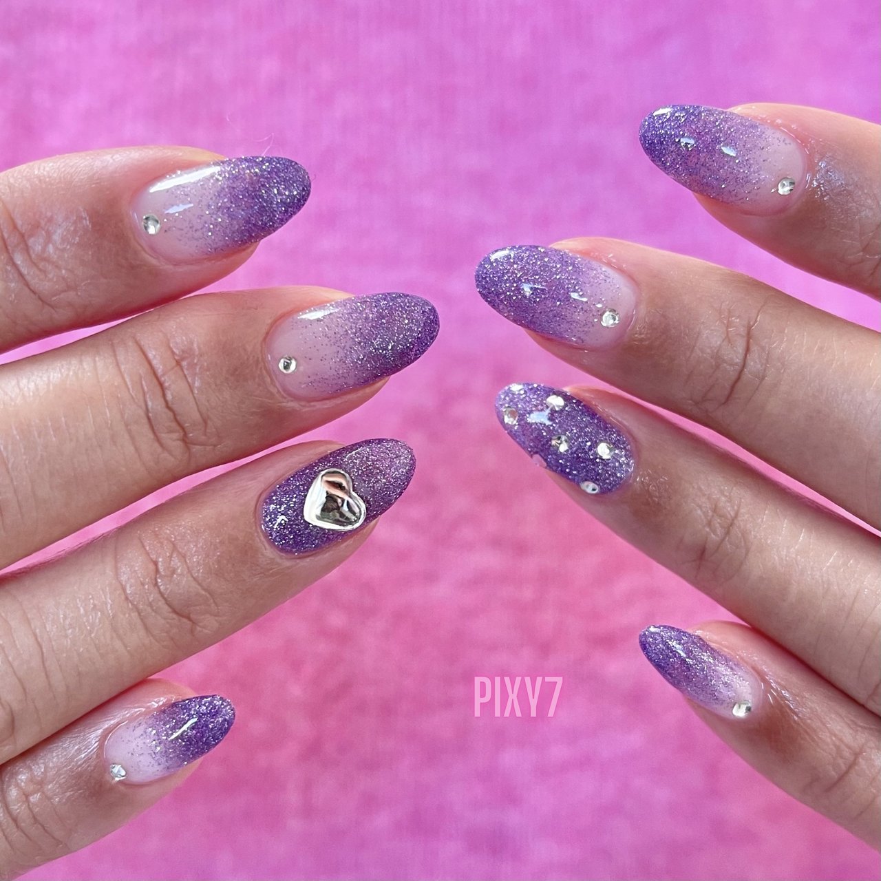 ハンド/グラデーション/ラメ/キラキラ/韓国 - nanakaのネイルデザイン