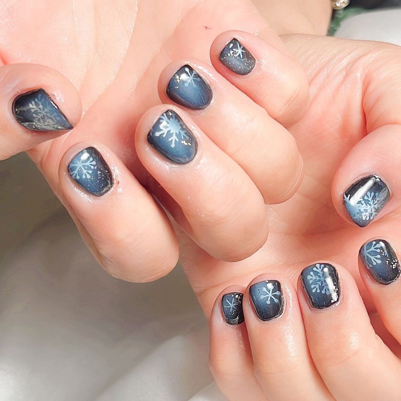チーク/雪の結晶/ショート/ブラック - zero_mam_nailのネイルデザイン 