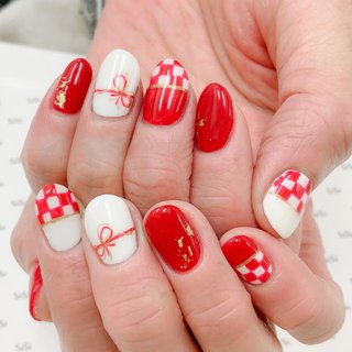 * #お客様ネイル 💅🏻

⭐︎ ━━━━━━━━━━━━ ☆
　　　@nailsalonsisi ⏬
　東京都中央区銀座𝟣-𝟤𝟢-𝟣𝟧-𝟤𝖥
　 𝟣𝟣:𝟢𝟢-𝟤𝟢:𝟢𝟢 (土日祝𝟣𝟢-𝟣𝟫)
☆ ━━━━━━━━━━━━ ☆
⁡
#市松柄ネイル 
#市松模様 
#冬ネイル 
#お正月ネイル 
#大人ネイル
#上品ネイル
#大人上品ネイル
#ネイル2023
#銀座ネイルサロン
#東銀座
#銀座一丁目
#gelnails
#ginzanailsalon
#ginza
#naildesign
#nailcolor
#nailart #冬 #お正月 #ハンド #大人 #ショート #ラウンド #ホワイト #レッド #ゴールド #ジェルネイル #お客様 #Nailsalon SiSi　ネイルサロンシシ　東銀座 #ネイルブック