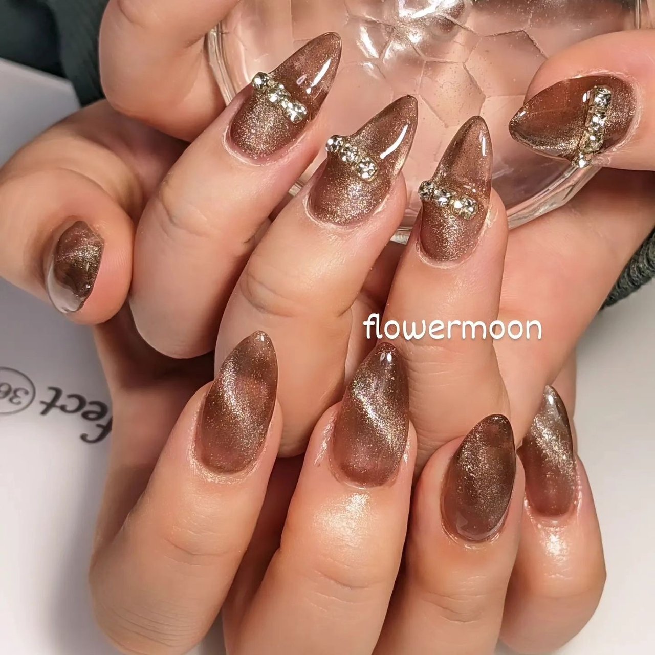 ブラウンマグネット×ラメ ワンカラーネイルチップ No.1】マグネットネイル ブラウン ワンカラー ネイルチップの