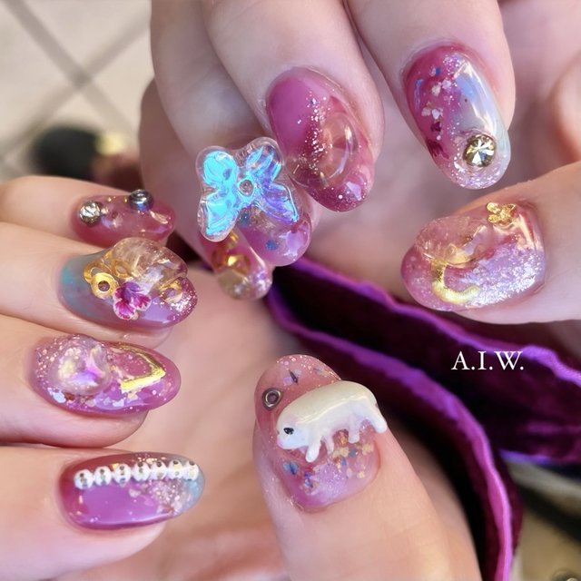 ワクワクを詰め込んで♪パーツたっぷりおもちゃ箱ネイル