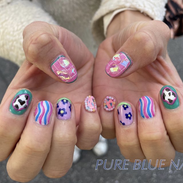 ワクワクを詰め込んで♪パーツたっぷりおもちゃ箱ネイル