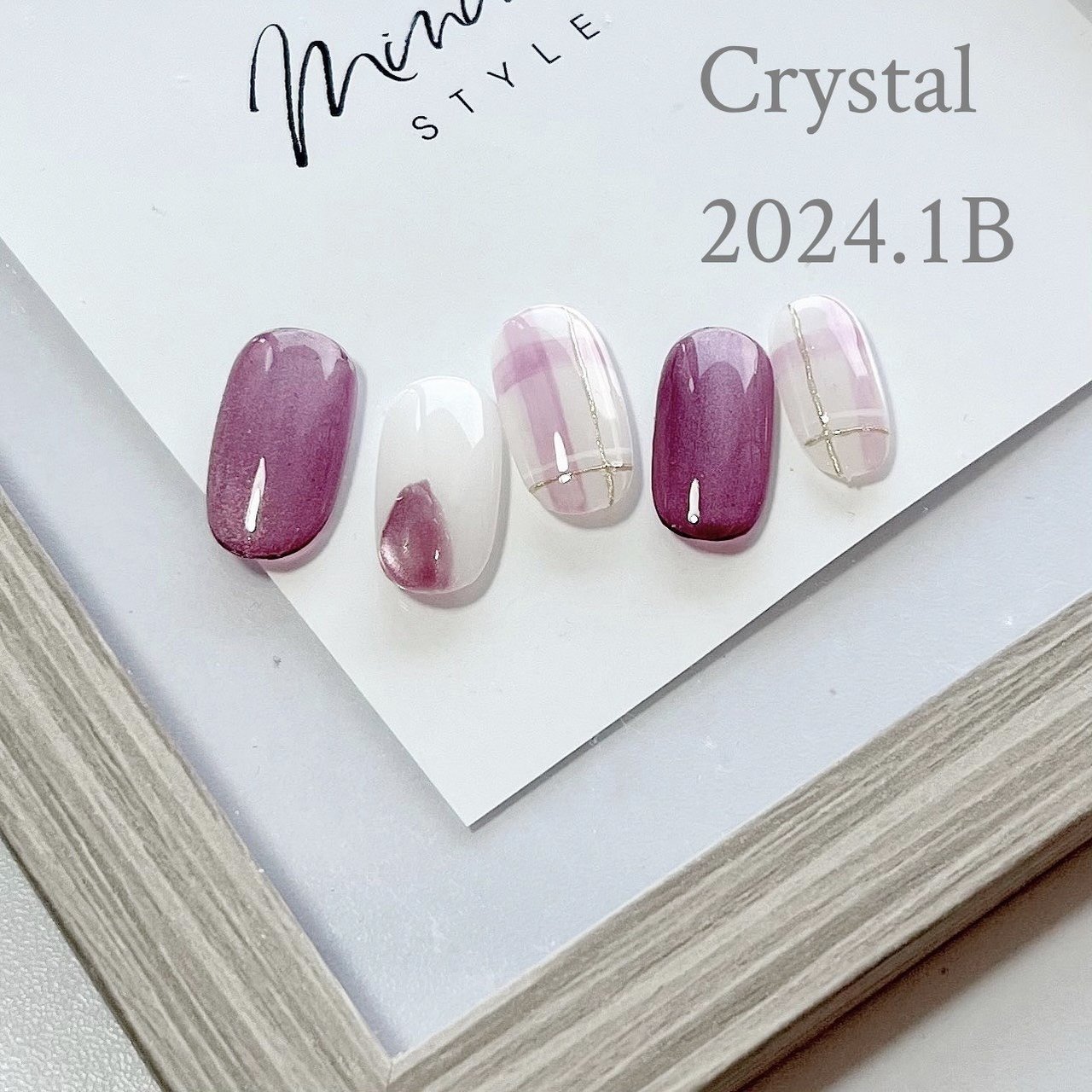 秋/冬/ハンド/チェック/ハート CRYSTALのネイルデザイン[No.8555267]｜ネイルブック