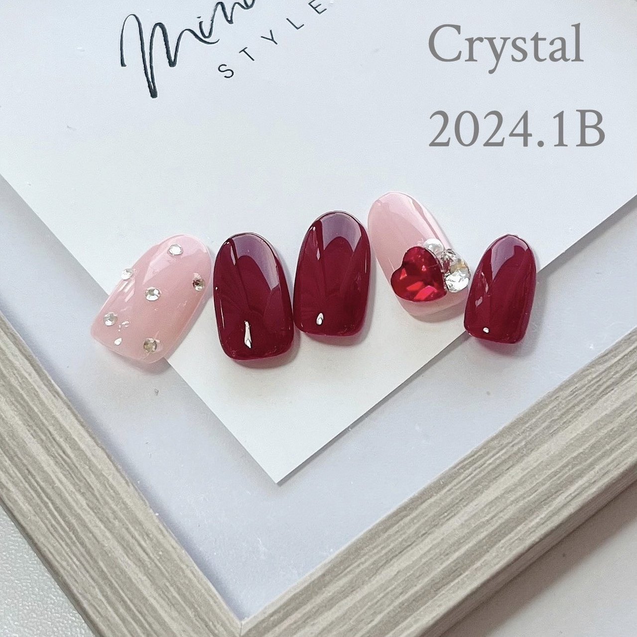 秋/冬/ハンド/チェック/ハート CRYSTALのネイルデザイン[No.8555267]｜ネイルブック