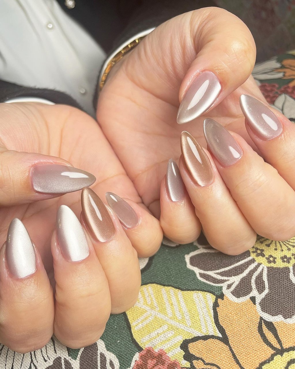 秋/冬/ニュアンス/マグネット/ミラー - ☆ぢゅん☆のネイルデザイン[No