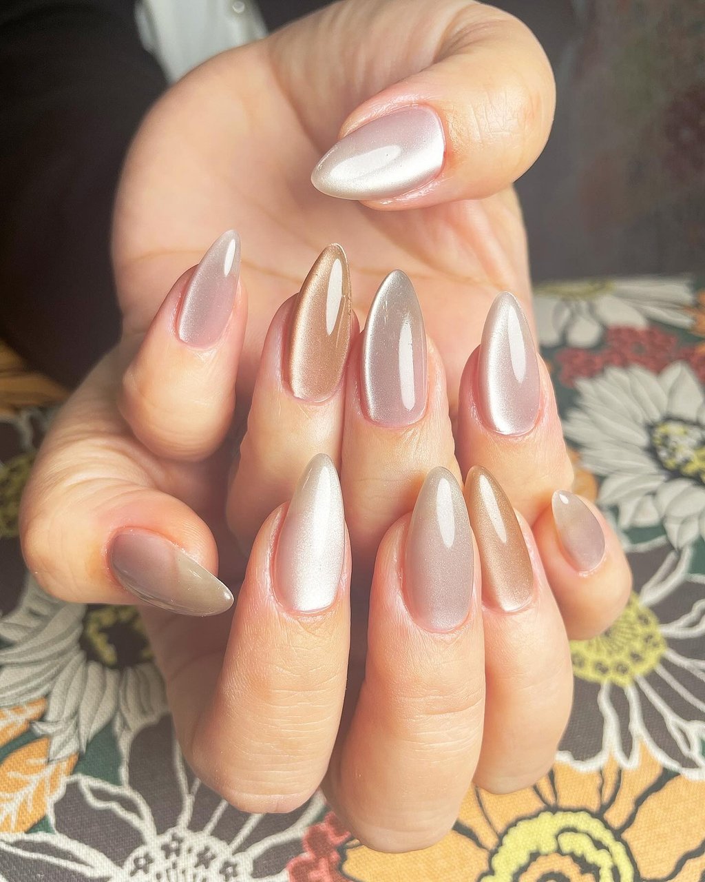 ネイルチップ マグネットネイル 秋冬ネイル 韓国ネイル ミラーネイル 秋冬ネイル マグネットネイル グレージュミラーネイル ニュアンス