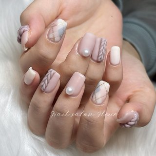  #冬 #ニット #マット #アーガイル #ミディアム #スクエア #ホワイト #ピンク #グレー #ジェルネイル #お客様 #Nail Fleur_Maki.Futsuki #ネイルブック