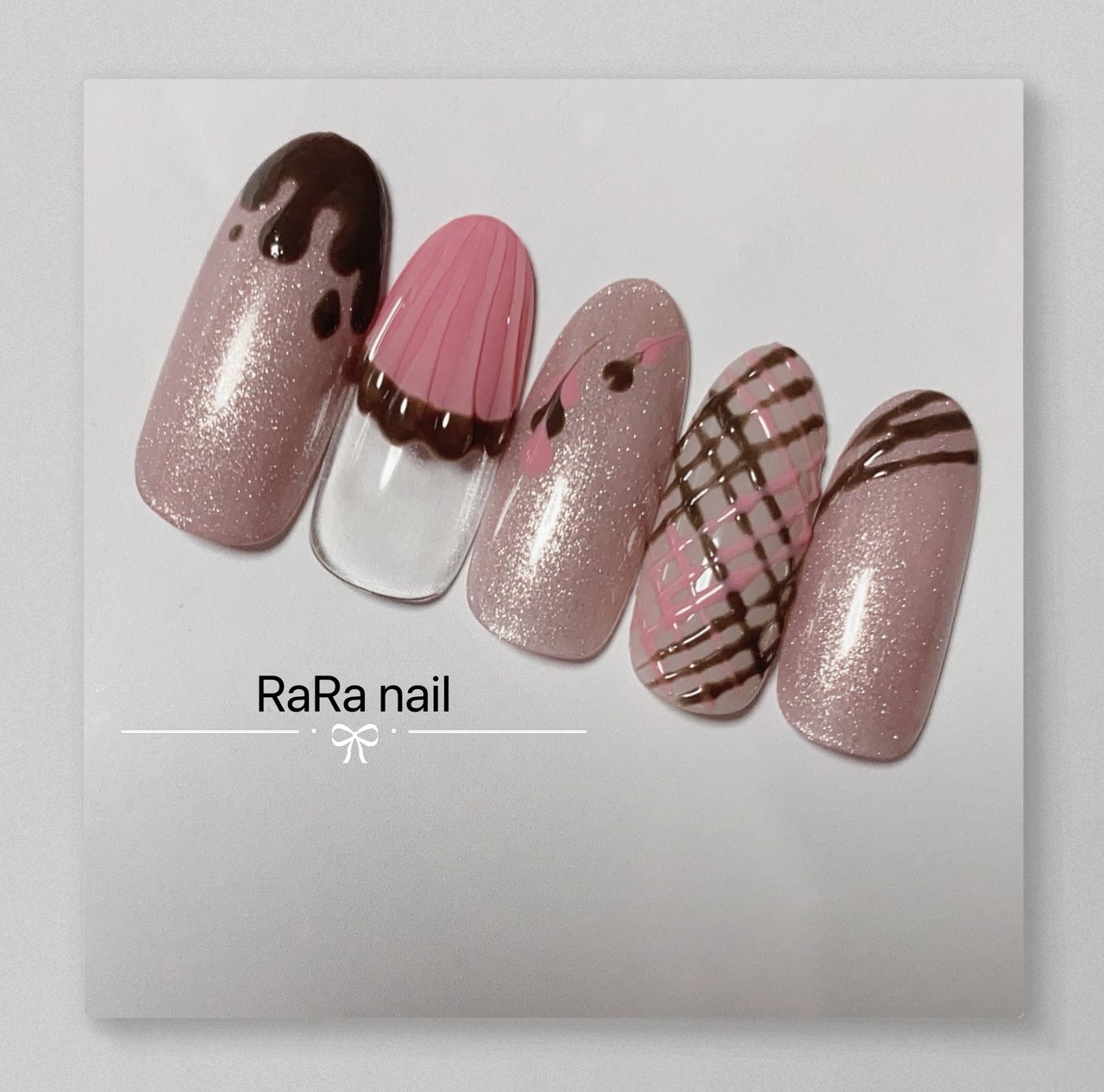 バレンタイン/ハンド/ピンク/ブラウン - RaRa Nailのネイルデザイン[No