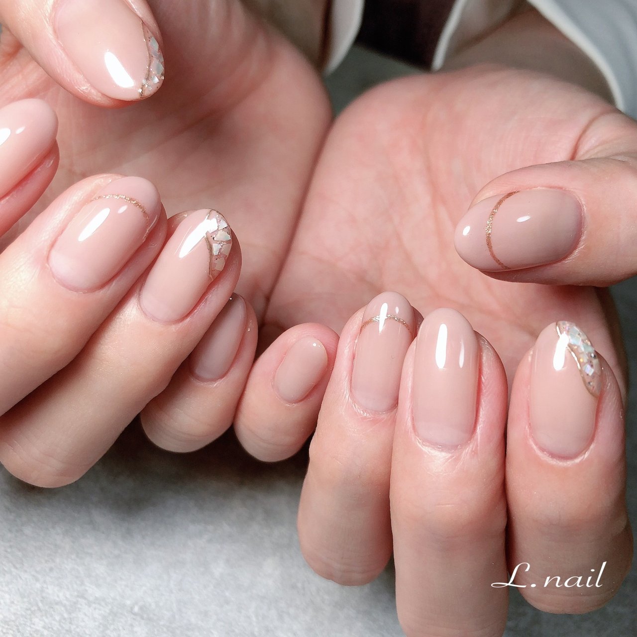 超美品☆ネイルテーブル☆一度しか使用してないので凄く綺麗な状態です