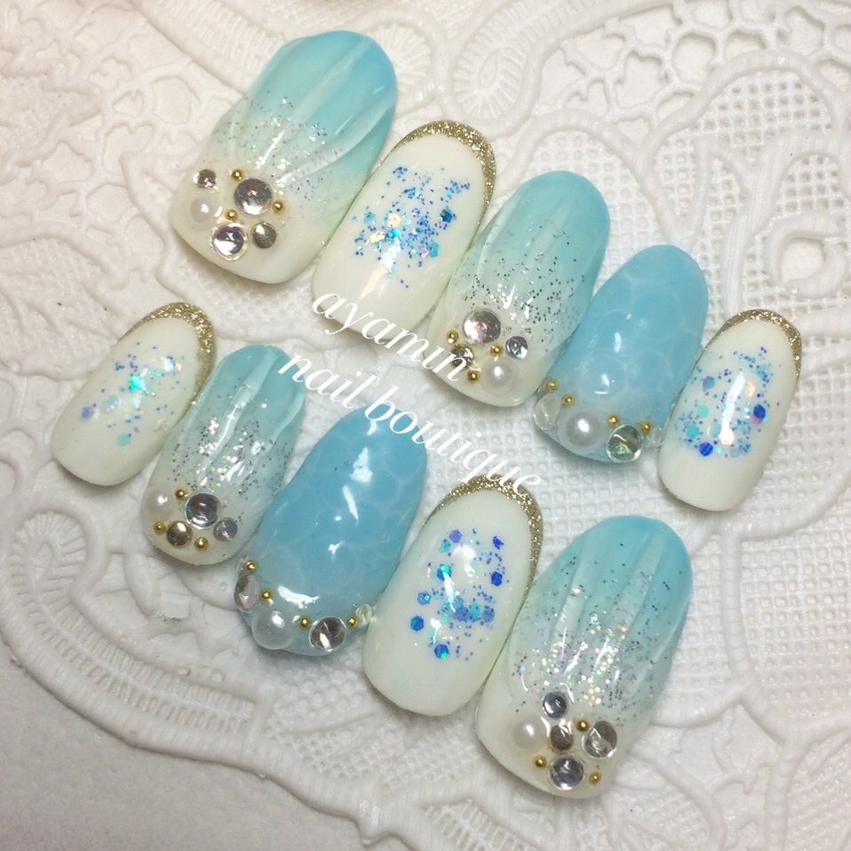 夏 ハンド 人魚の鱗 ミディアム ブルー Ayamin Nailboutiqueのネイルデザイン No ネイルブック