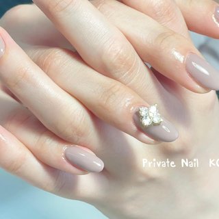 ワンポイントパーツのネイルデザイン｜ネイルブック
