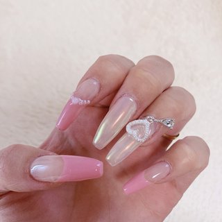 揺れるパーツのネイルデザイン(2ページ目)｜ネイルブック