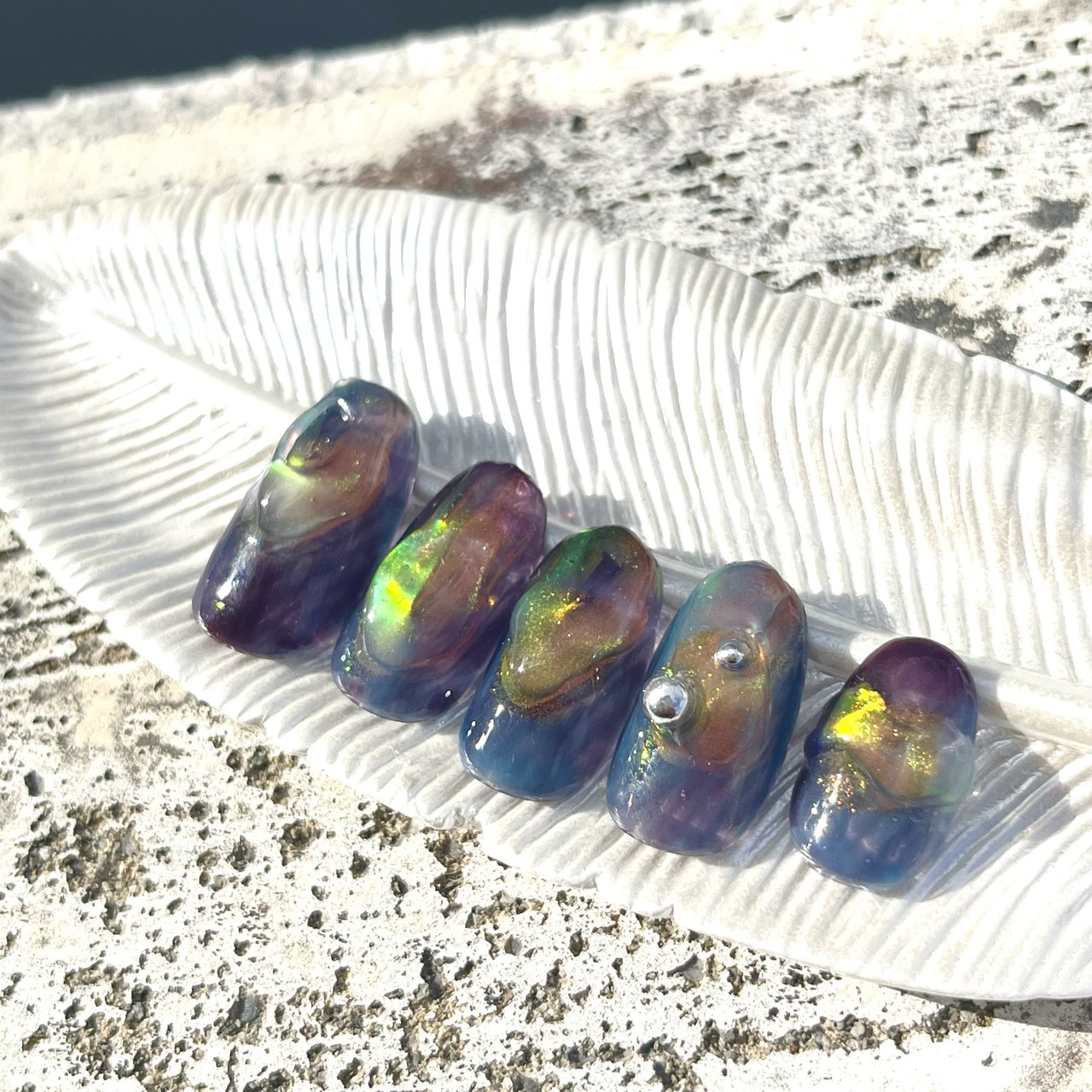 ハンド/ニュアンス/オーロラ/ちゅるん/ぷっくり - mii0069のネイル  