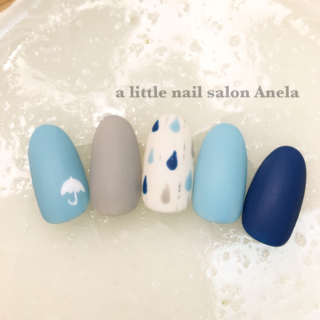 梅雨 ハンド シンプル 水滴 マット A Little Nail Salon Anelaのネイルデザイン No ネイルブック