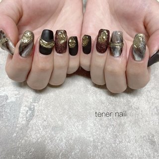チョコレートネイル🍫 
#ニュアンスネイル
#ニュアンスネイルデザイン
#ミラーネイル
#チョコレートネイル
#きらきらネイル
#ブラウンネイル
#マーブルネイル
#tenernail
#テネルネイル
#新宿ネイルサロン
#新宿ネイル
#大久保ネイル
#naildesign
#パラジェル #バレンタイン #卒業式 #旅行 #パーティー #ハンド #ニュアンス #ミラー #ぷっくり #ロング #スクエアオフ #ブラウン #グレージュ #ゴールド #ジェルネイル #お客様 #テネルネイル　tener nail #ネイルブック