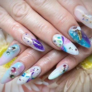 ネイルチップ オーダー 韓国 マグネット 蝶々 白 ホワイト ブルー 3d