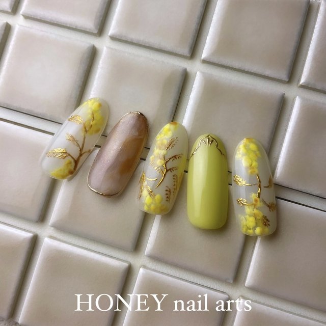 指先から幸せをもたらすミモザネイルで毎日をHappyに♡|2024最新ネイル  