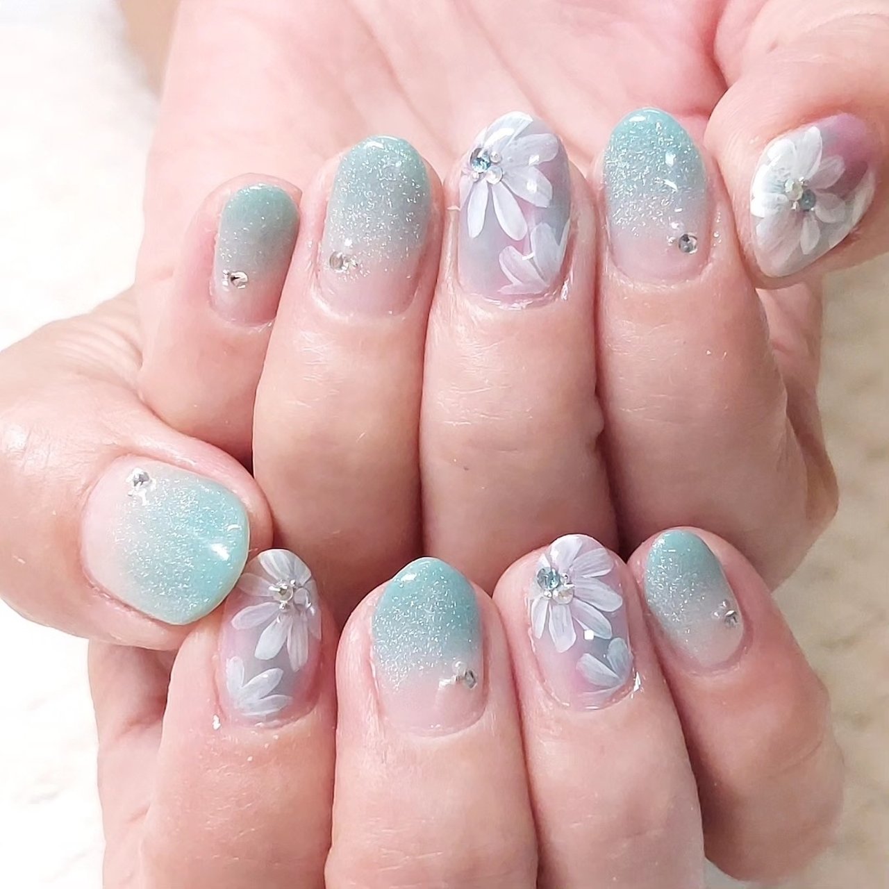 グラデーション/フラワー/ホワイト/水色/ジェルネイル - Nail salon