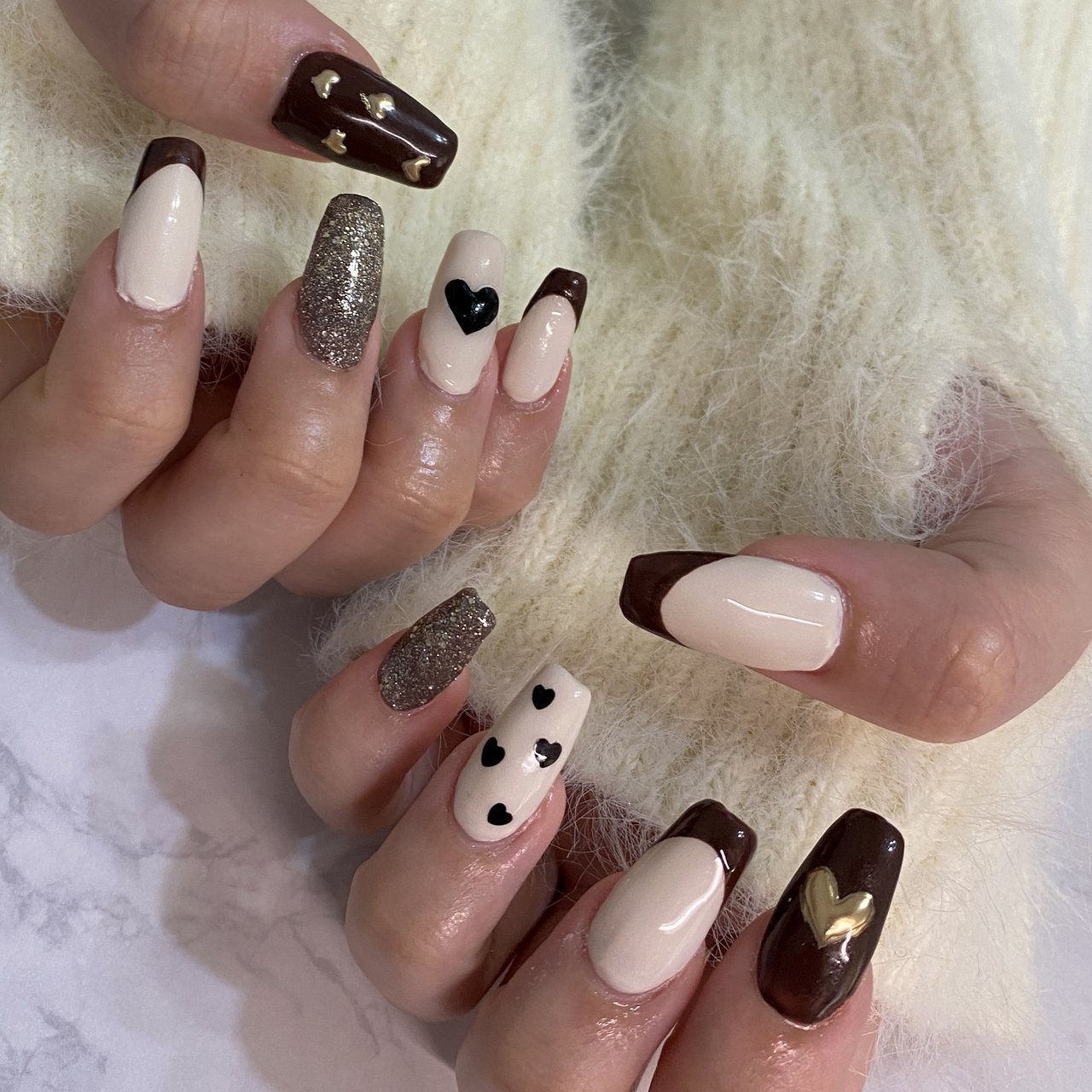 冬/バレンタイン/ハンド/ブラウン/ゴールド - nailsalon neiviのネイル