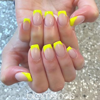 ・ Neon yellow 💛
クリアベースも良いですが個人的にはベースカラーを仕込む方がやはり好みです✨(^_^)

⁑
⁑
⁑
#nail #nails #japanesenail #gelnails
#acrylicnails#nailholic #nailprodidy
#nailgram#Yokohama#Japan
#みなとみらい#みなとみらいネイルサロン
#桜木町ネイル #横浜ネイル #横浜 #桜木町
#ジェルネイル2023#長持ちネイル #春 #夏 #海 #リゾート #ハンド #フレンチ #ショート #スクエア #イエロー #ネオンカラー #ジェルネイル #お客様 #bloomie_nails横浜・桜木町 #ネイルブック