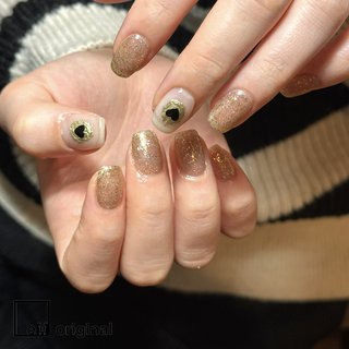 simple heart🖤 .
.
.
.
.
@em.original_nail

#伊勢ネイルサロン 
#伊勢ネイル 
#伊勢市ネイルサロン 
#伊勢市ネイル 
#一癖ネイル 
#個性派ネイル 
#アシメネイル 
#仕込みネイル 
#いろいろネイル 
#モヤモヤネイル 
#春ネイルデザイン 
#冬ネイルデザイン #春 #オフィス #デート #女子会 #ハンド #シンプル #ホログラム #ハート #ニュアンス #アイシング #ミディアム #スクエアオフ #クリア #ベージュ #ブラック #ジェルネイル #お客様 #eM #ネイルブック