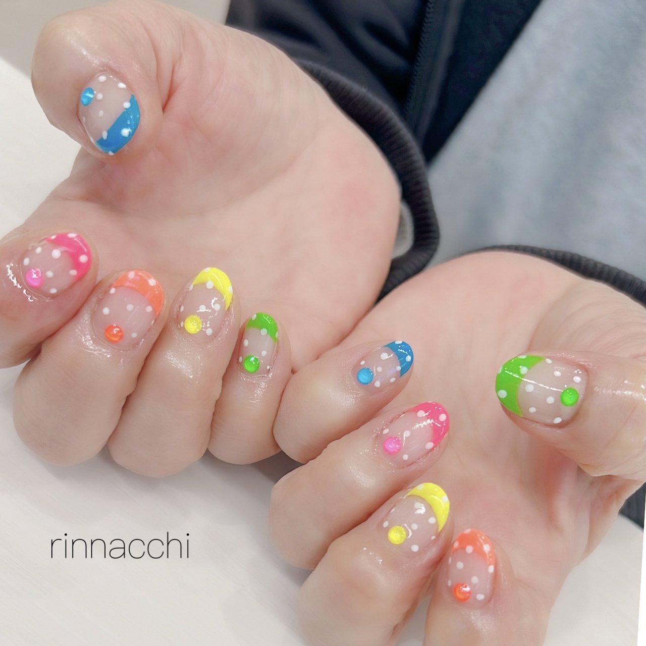 06))ネイルチップ フレンチガーリー ニュアンス 個性 夏ネイル 派手ネイル 🦢🌙 ちぐはぐアシメフレンチ💭🩵💛 夏っぽくて素敵でした