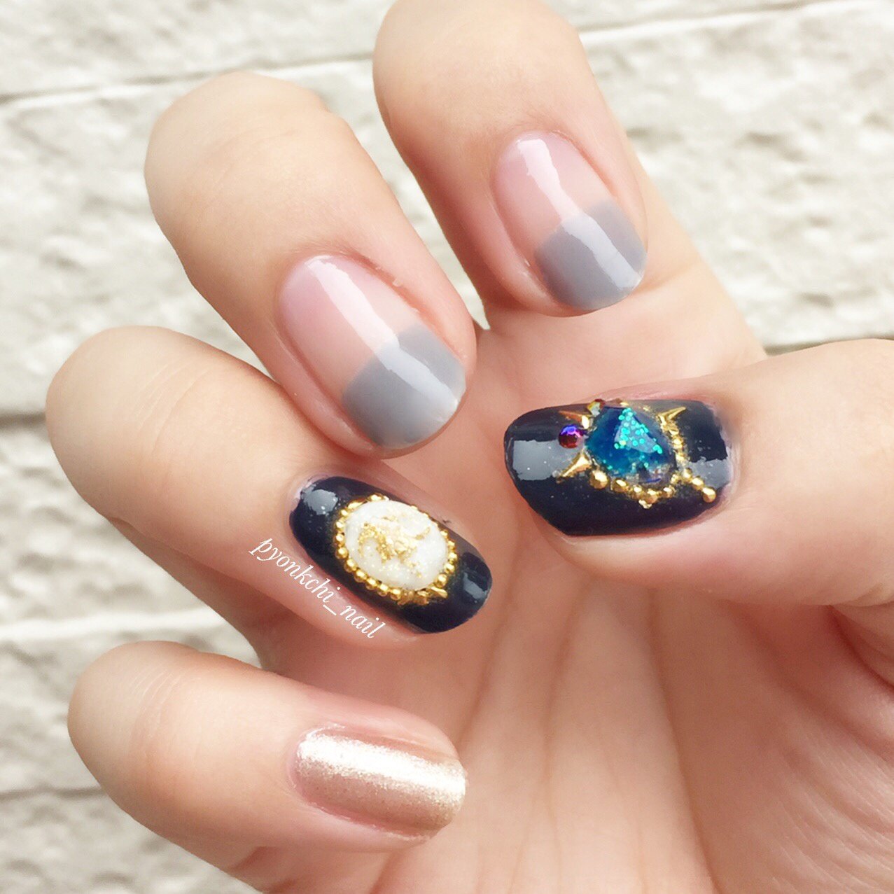 夏 オールシーズン パーティー ハンド 変形フレンチ ぴょんきちのネイルデザイン No ネイルブック