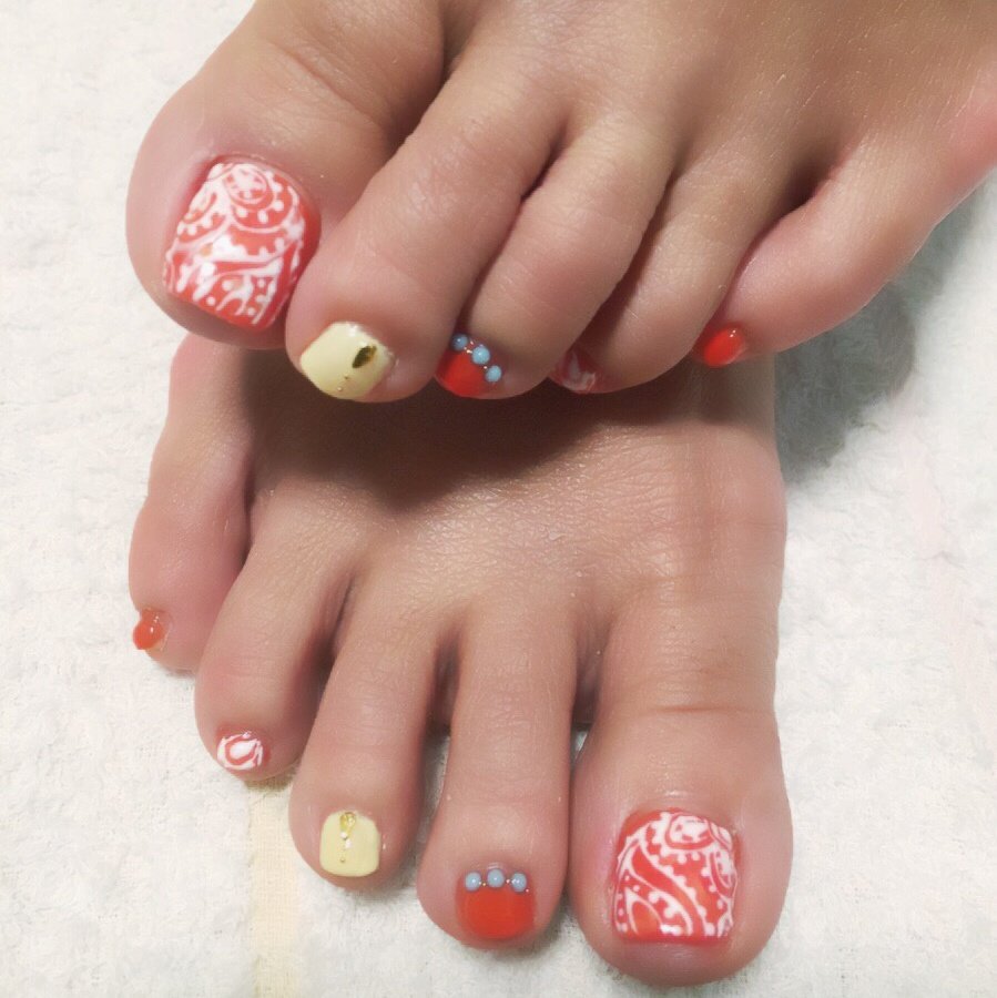 フットオレンジペディキュアお客様 Nailholicのネイルデザインno