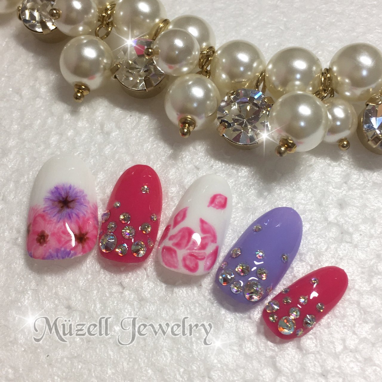 ビジュー フラワー ホワイト ピンク パープル Muzell Jewelryのネイルデザイン No ネイルブック