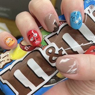 M&Mのネイルデザイン｜ネイルブック