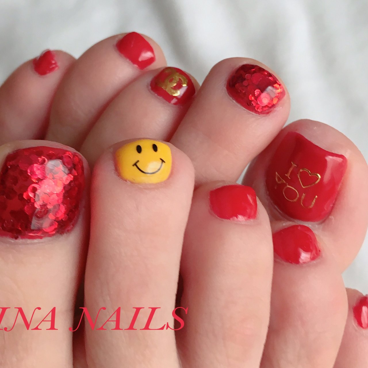 ラメ キャラクター ショート レッド イエロー Erinanailsのネイルデザイン No ネイルブック