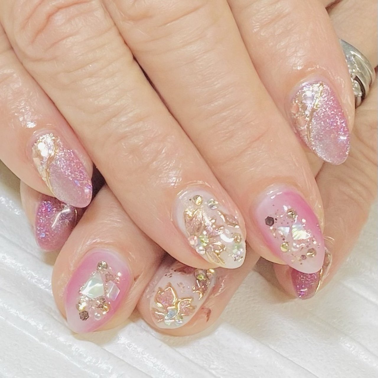 押し花メラスフェルラ❤金箔とパール入り♪英字ウサギのグラデーションヘアゴム❤ 春/卒業式/入学式/ハンド/グラデーション - nail salon Lamer