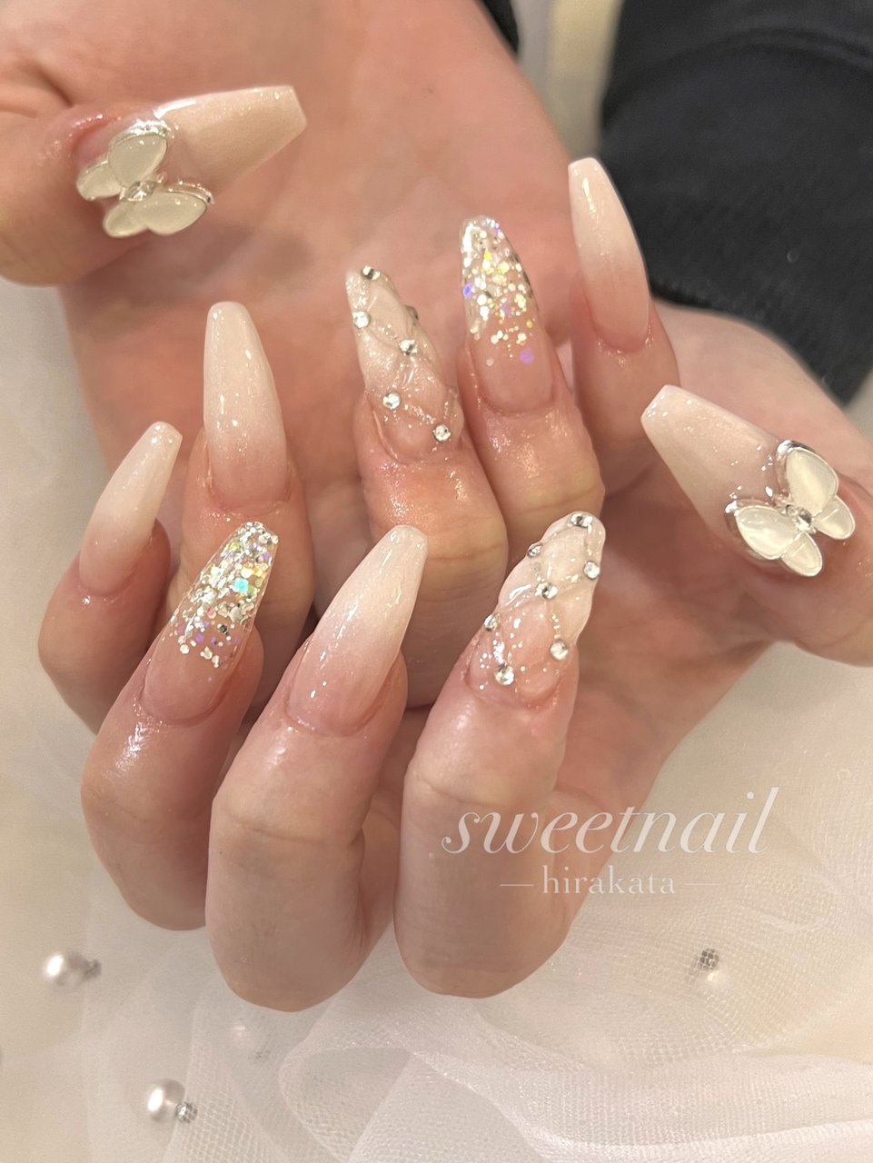 ハンド/グラデーション/キルティング/ホワイト/ジェルネイル - 枚方市