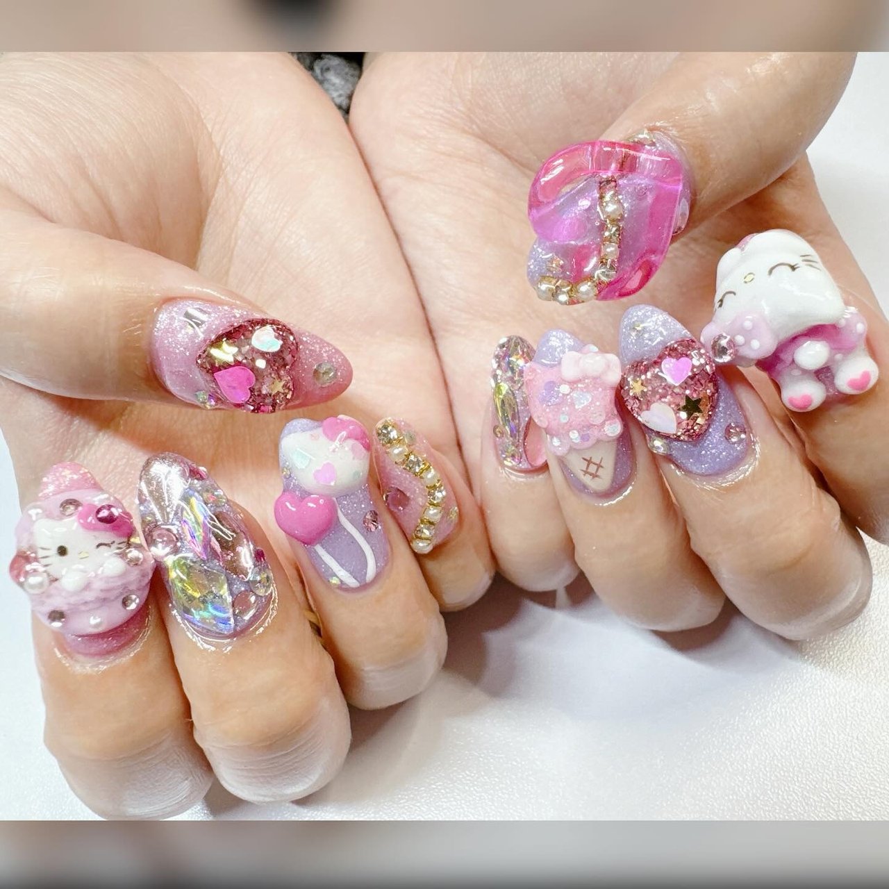 【オーダー】キティ きらきらネイル トレンドのキティちゃん🎀 平成レトロ流行ってます🥰 #y2kネイル