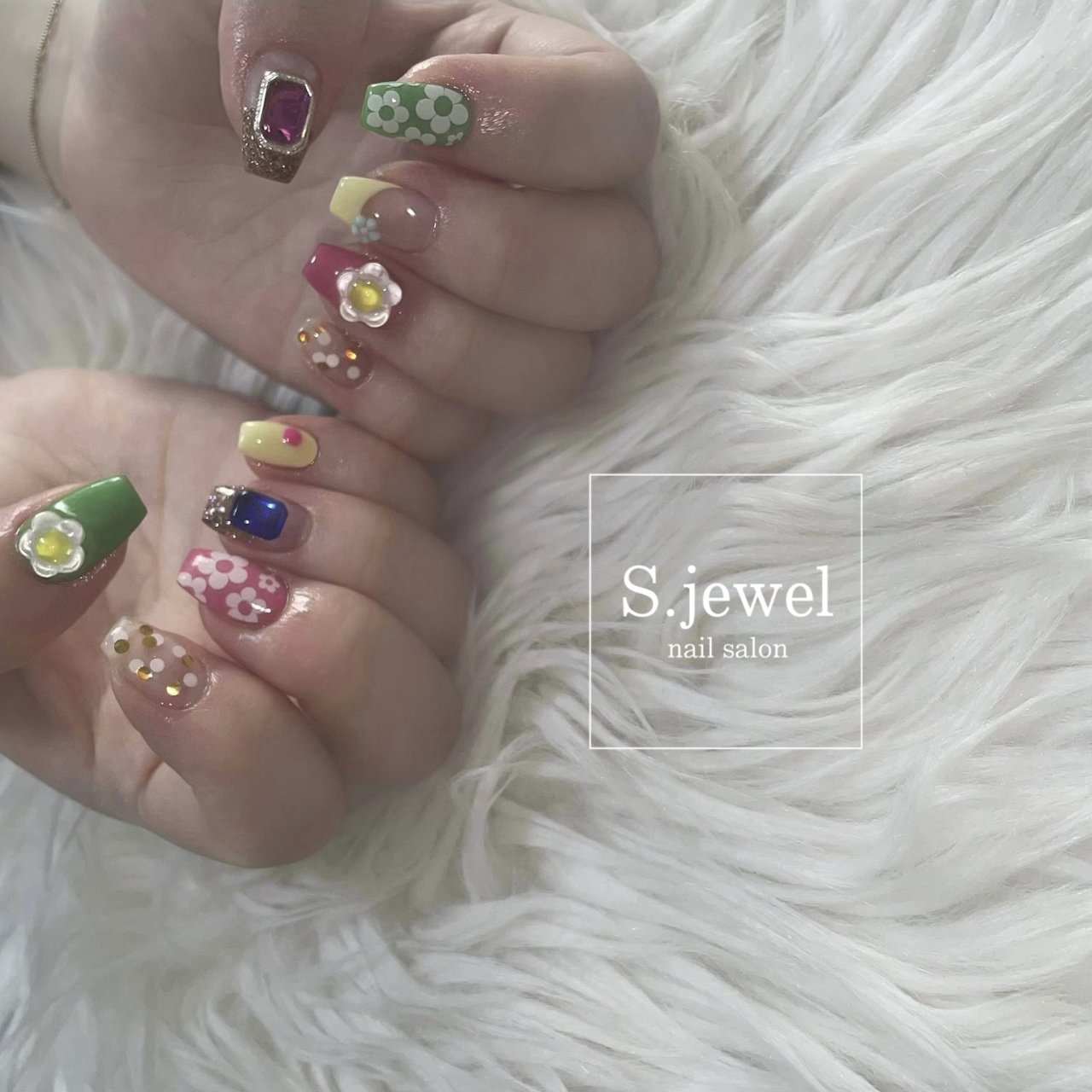 フラワー/個性派 - S.JEWELのネイルデザイン[No.8695869]｜ネイルブック