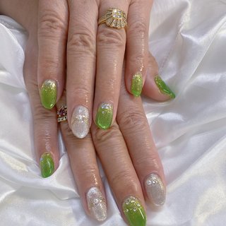 2025年】新着順｜#緑マグネットネイルのネイルデザイン｜ネイルブック