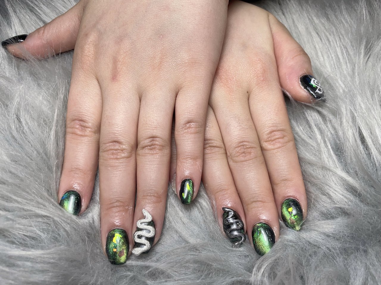 ハリーポッター fakes ハンド/ミディアム/スクエアオフ/ジェルネイル/お客様 - yuuのネイルデザイン[No.8699257]｜ネイルブック