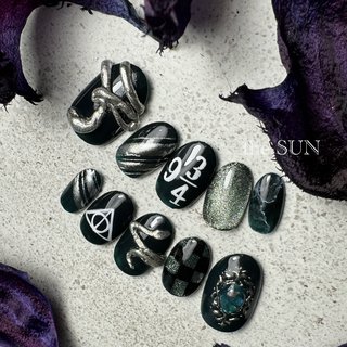 【現品】ネイルチップハリーポッター シリーズ セット売り スリザリン風 現品】ネイルチップハリーポッター シリーズ セット売り