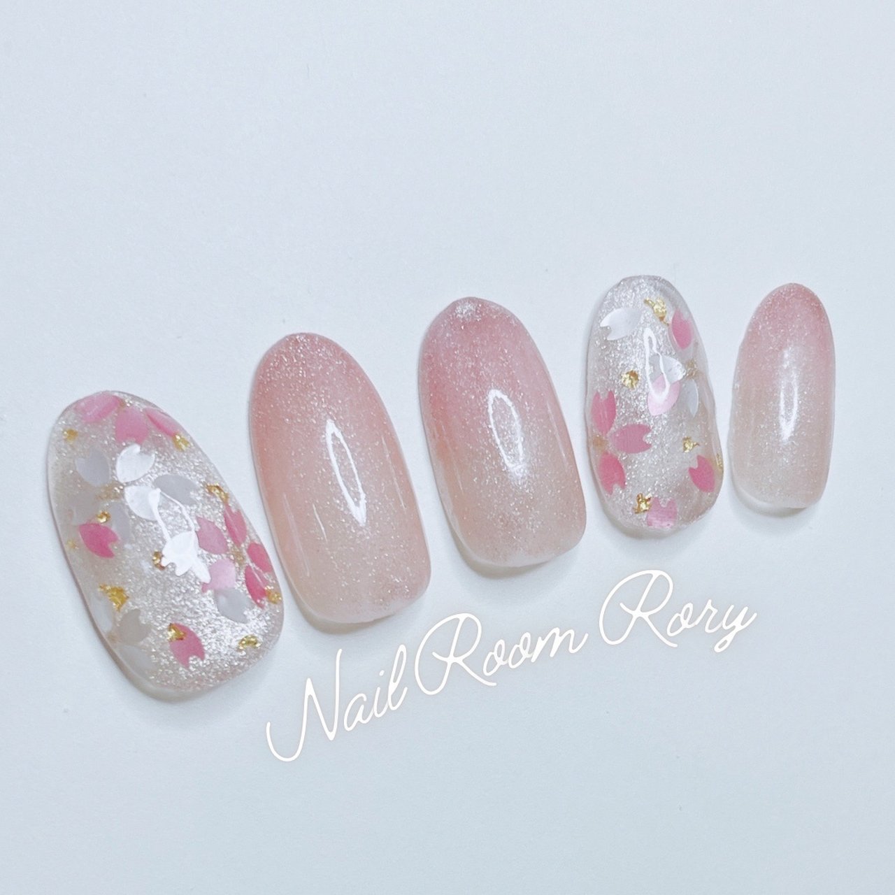 春/ハンド/キラキラ/桜/ピンク - Nail Room Roryのネイルデザイン[No