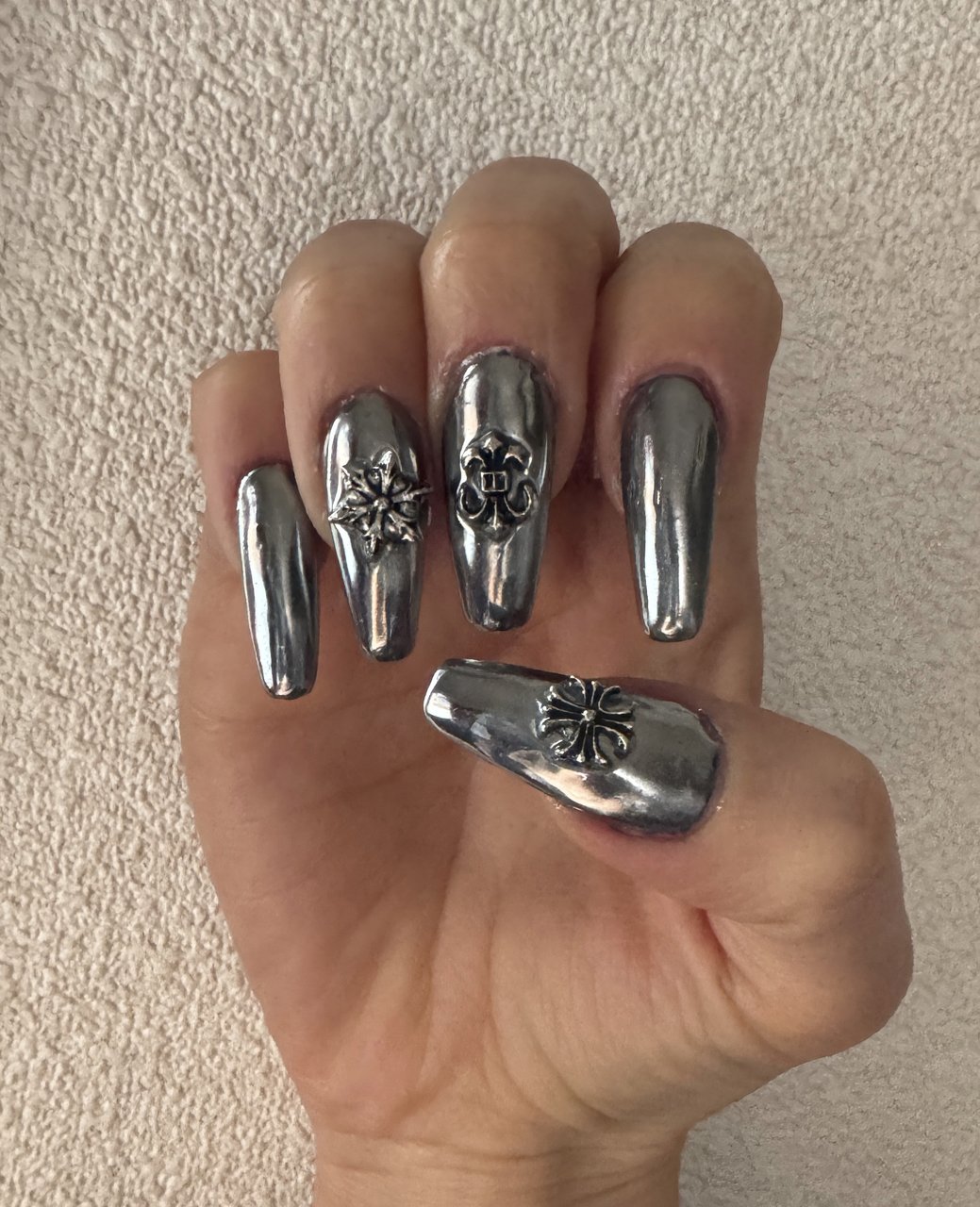 オールシーズン/ハンド/シルバー/メタリック - Erinaのネイルデザイン