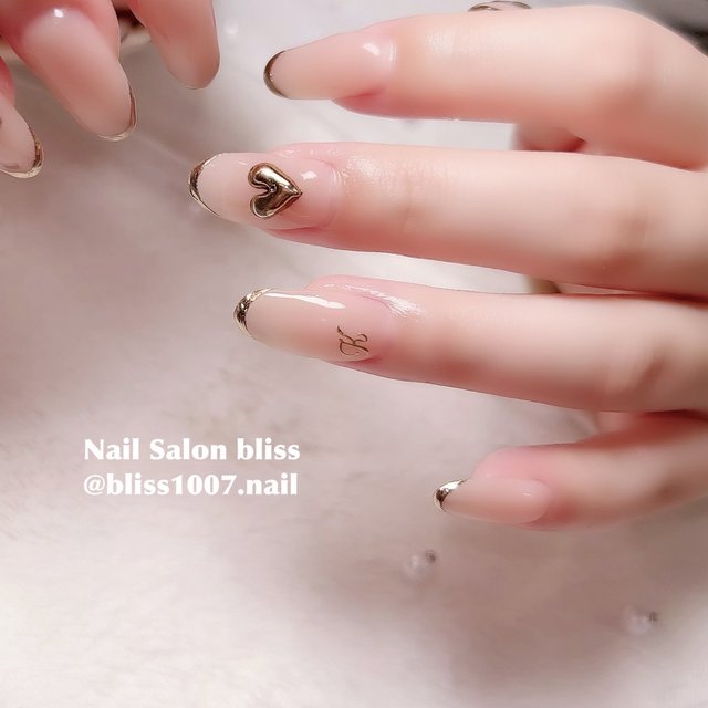 夏の日差しにキラっと可愛いミラーハートネイル♡|2024人気ネイル