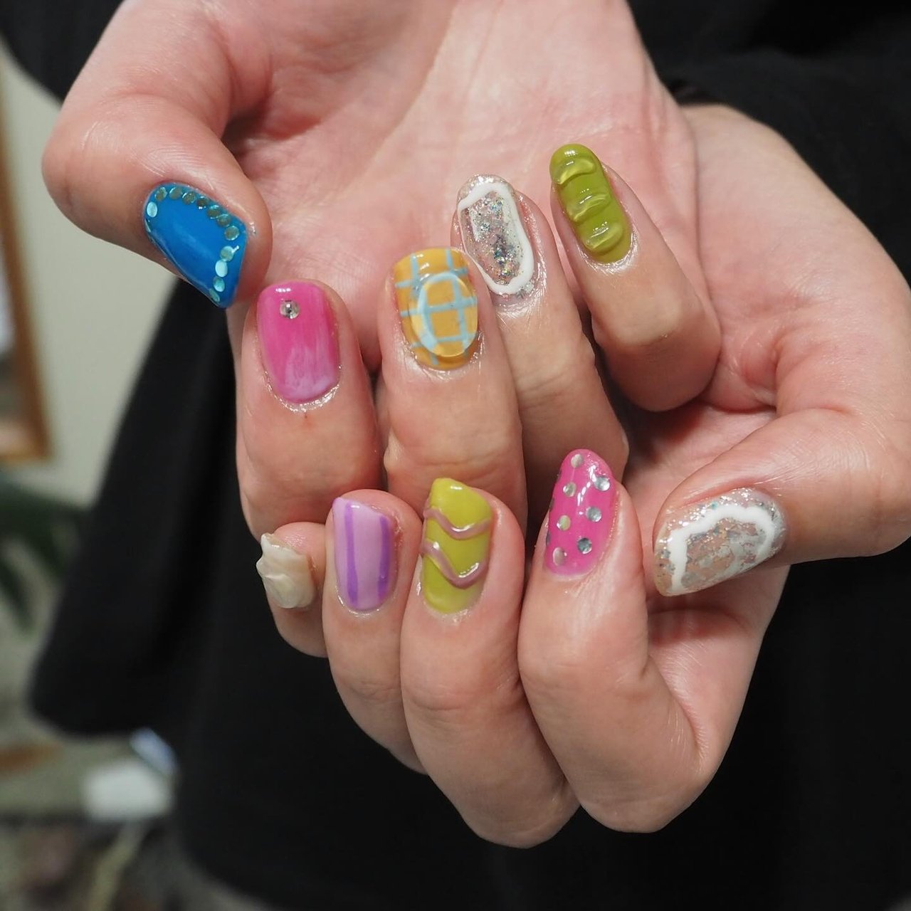 春/ハンド/ニュアンス/ぷっくり/個性派 - yunaのネイルデザイン[No  