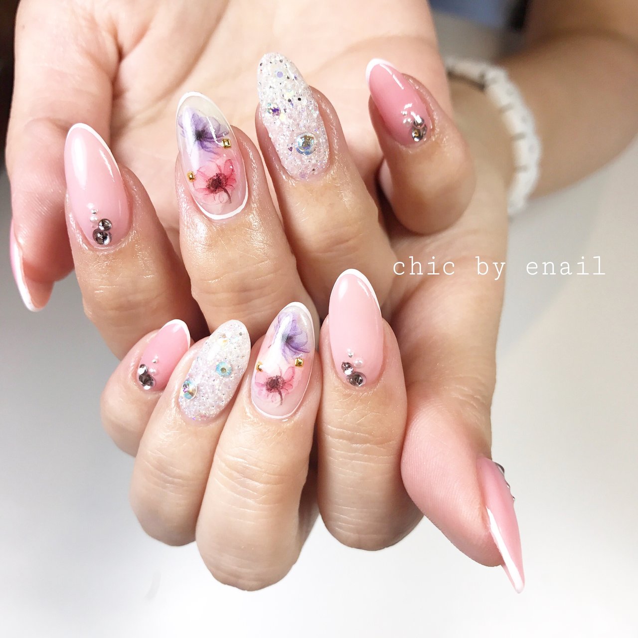 夏 ハンド ビジュー ロング ピンク Chicbyenail福岡 天神 シックバイイーネイルのネイルデザイン No 2374771 ネイルブック