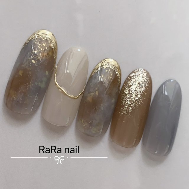 人気ネイルデザインTOP10】夏の大人ニュアンスネイルで上品に爽やかに