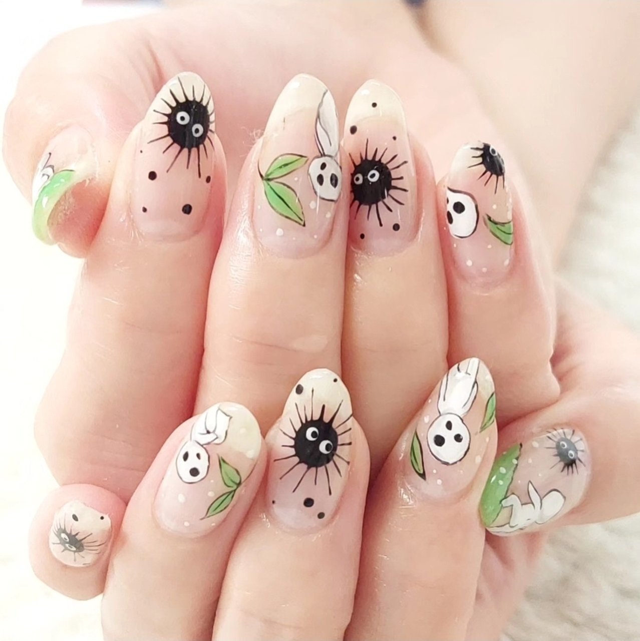 ハンド/痛ネイル/個性派/絵画/ホワイト - Nail salon Mimi _yukaの