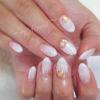 人気順 人魚の鱗 マーメイド 白グラデーションのネイルデザイン ネイルブック