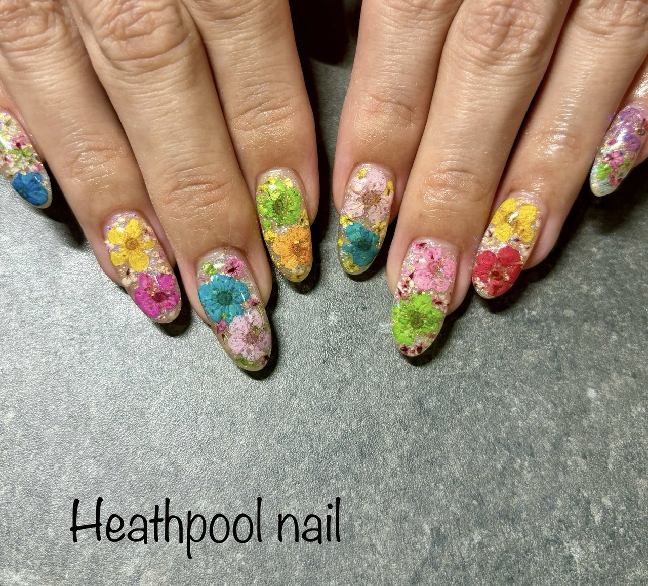 ハンド/ラメ/フラワー/押し花/クリア - heathpoolnailのネイルデザイン