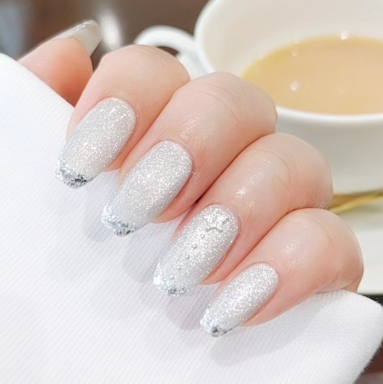 フレンチ/マグネット/キラキラ/ホワイト/シルバー - Emiiiiiiiのネイル