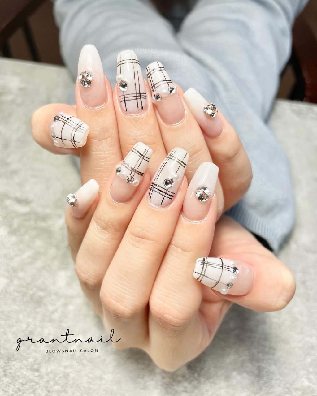 チェック/ロング/ホワイト - grantnailのネイルデザイン[No.8778297